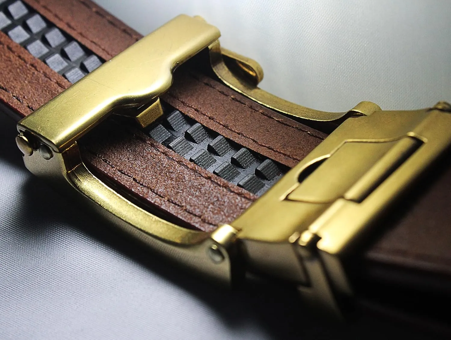 Aventus Men's Holeless Leather Ratchet Click Belt - Trim to Fit (Various Styles and Colors)